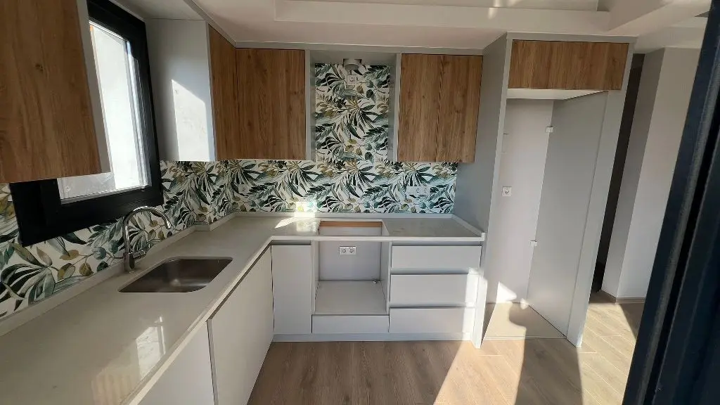 Fitted kitchen